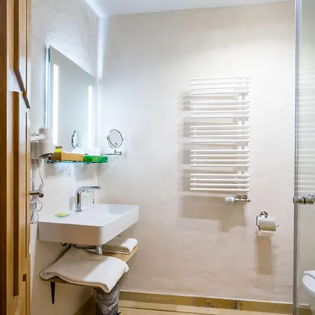 Ξενοδοχείο Rote19 4*